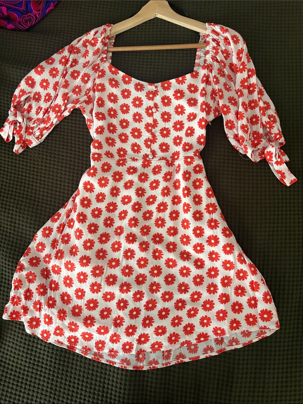 Puff Tie Sleeves White Mini Dress with Red Daisy Print ✨ Retro Novelty